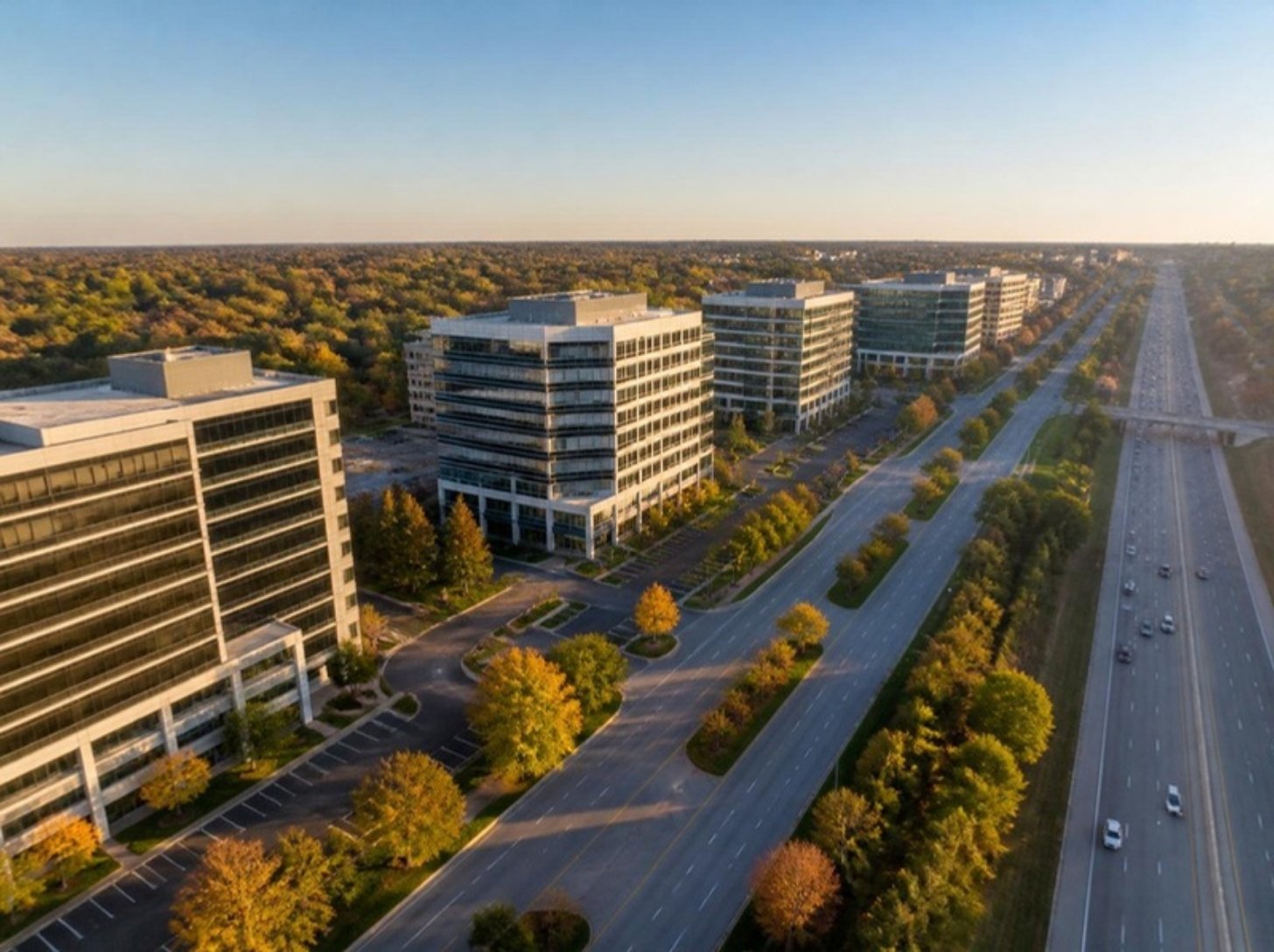Mid-rise office buildings along the Edens corridor in Northbrook, IL, Northbrook office space guide for tenants | Tenant Advisors