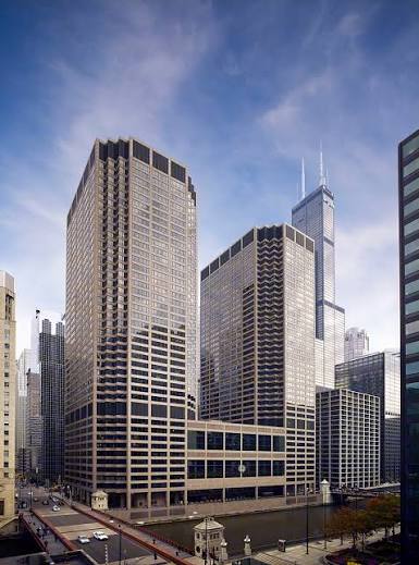 CME Center office towers at 30 South Wacker Drive on the Chicago River