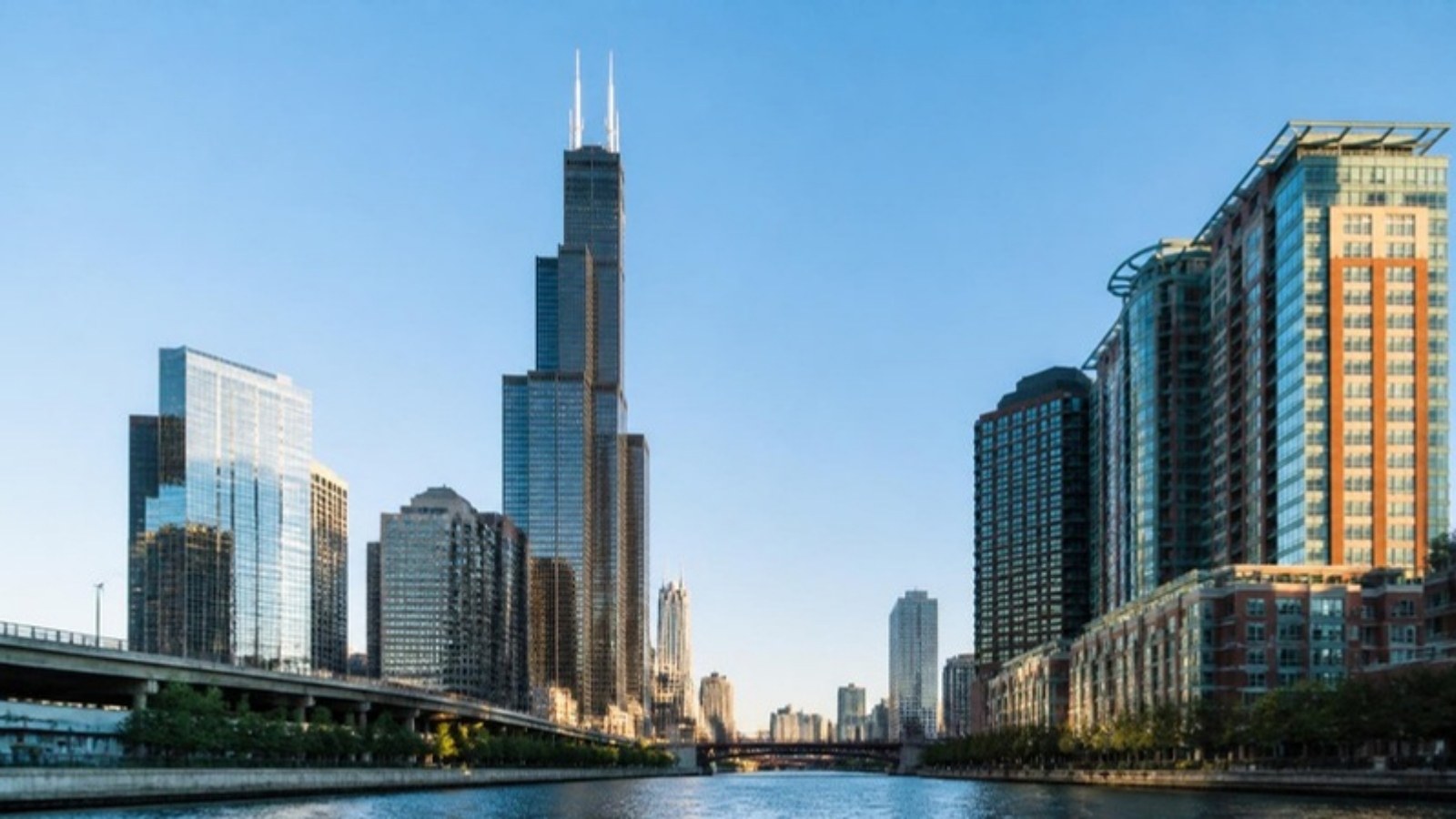 Willis Tower and West Loop office towers along the Chicago River, Chicago